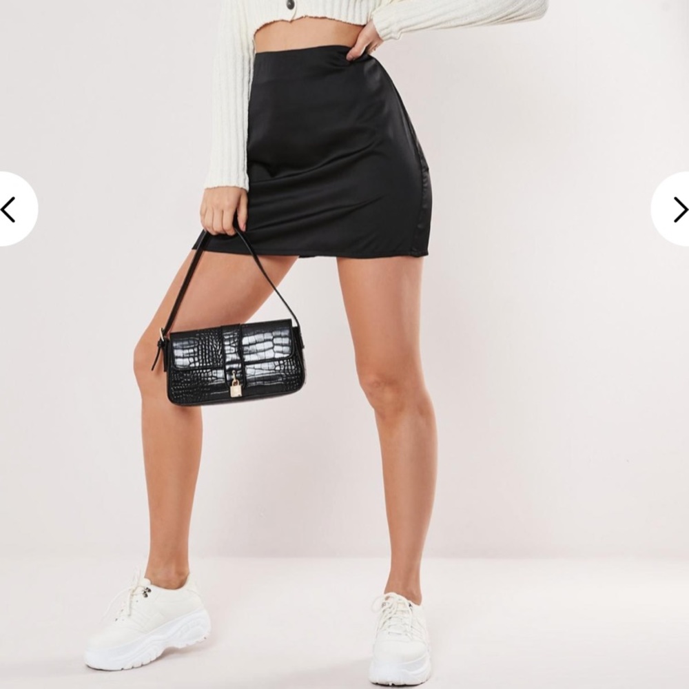 MISGUIDED black statin mini skirt